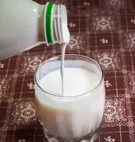 Un pahar de chefir proaspăt